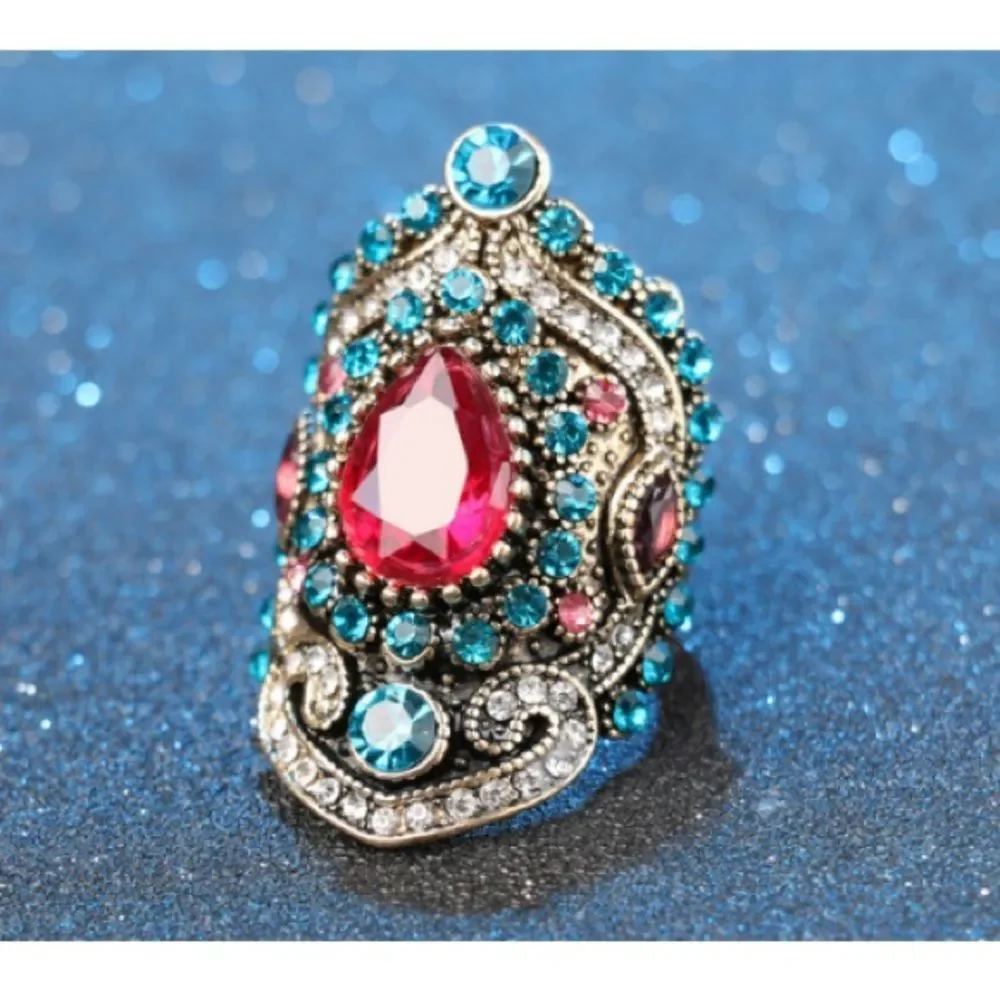 Beautiful Ring - Picture 4 of 7